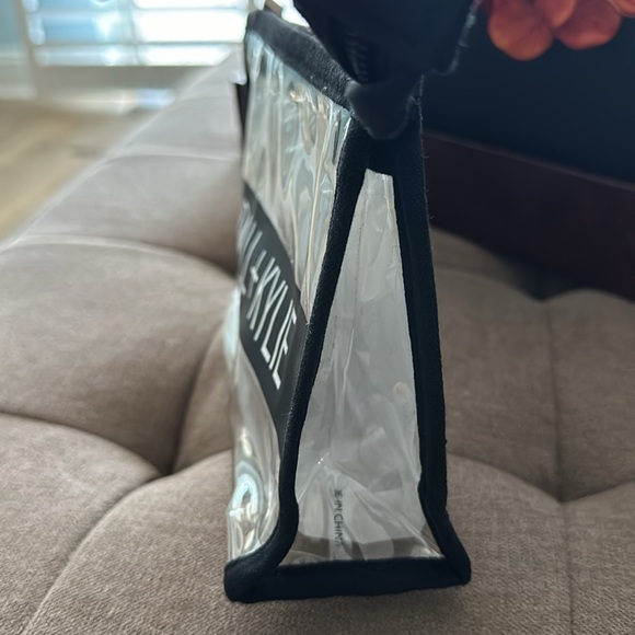 Kendall + Kylie  Makeup Case - Picture 2 of 4